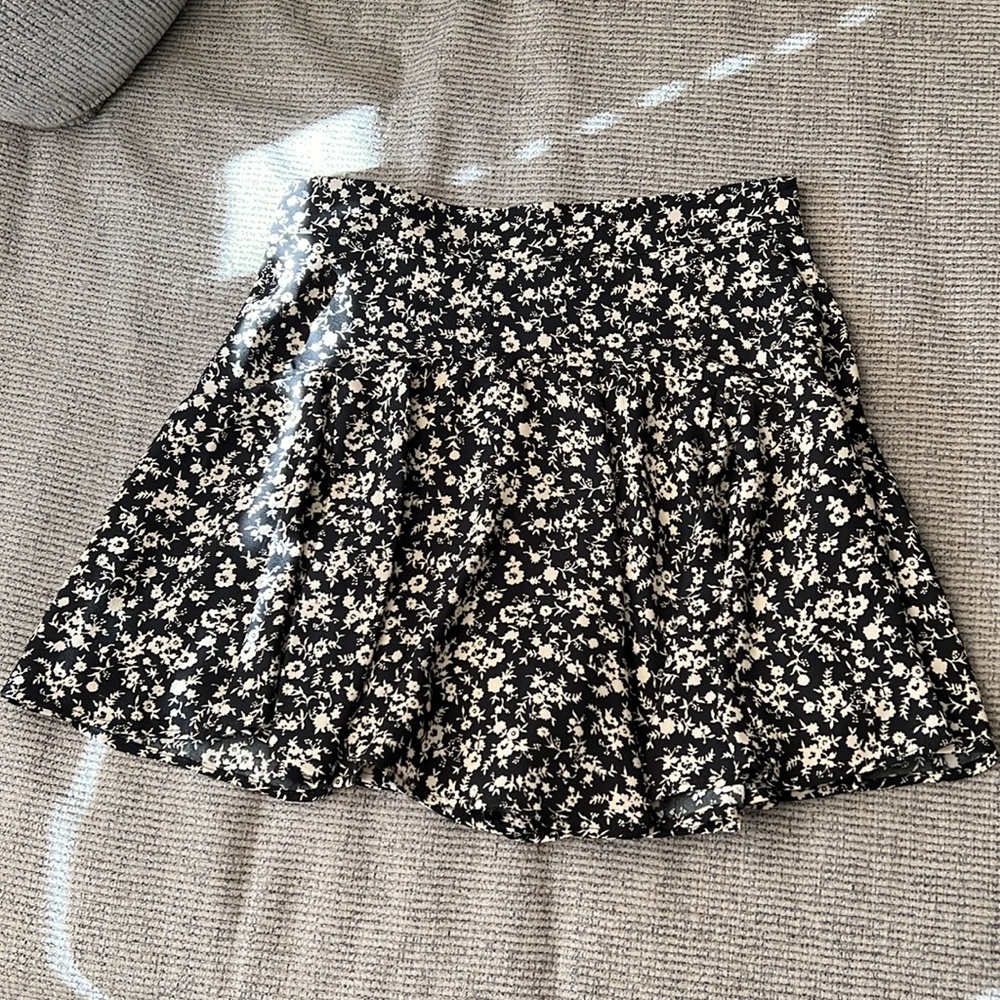 ZARA Floral Printed Skort - Picture 2 of 4